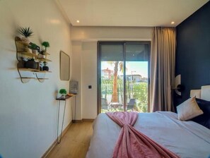 2 slaapkamers, een strijkplank/strijkijzer, gratis wifi, beddengoed