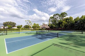 House (4 Bedrooms) | Interior - Private Pool, Firepit, Game Room Mins to Beaches + Community Amenities Casa Solara by Avantstay (Naples)