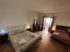 2 chambres, lit parapluie, Wi-Fi gratuit, draps fournis