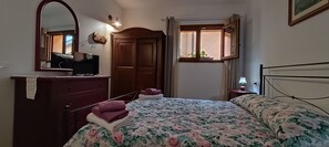 2 bedrooms, travel crib, free WiFi, bed sheets - Apartment in Farmhouse with 2 bedrooms and 2 bathrooms nestled in the Tuscan Maremma (Gavorrano)