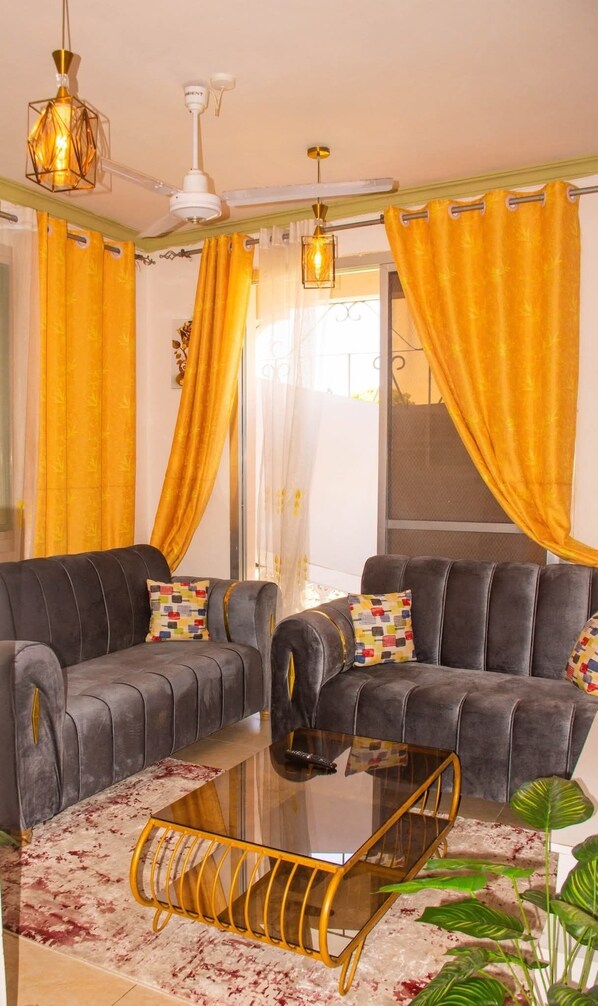 Living area - Soothing 1-bedroom apartment in Mombasa,Bamburi (Mombasa)