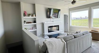 Charming 4-bedroom house in Ankeny with AC