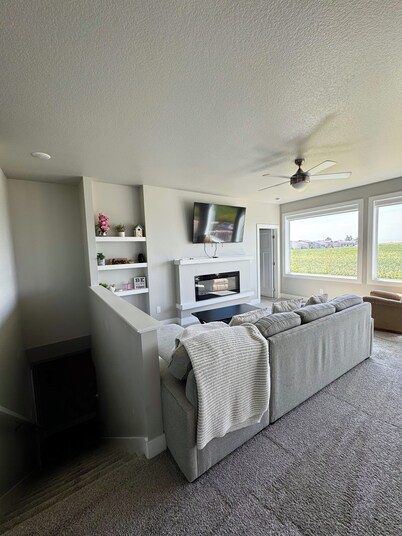 Charming 4-bedroom house in Ankeny with AC