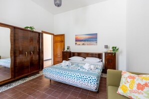 2 bedrooms, iron/ironing board