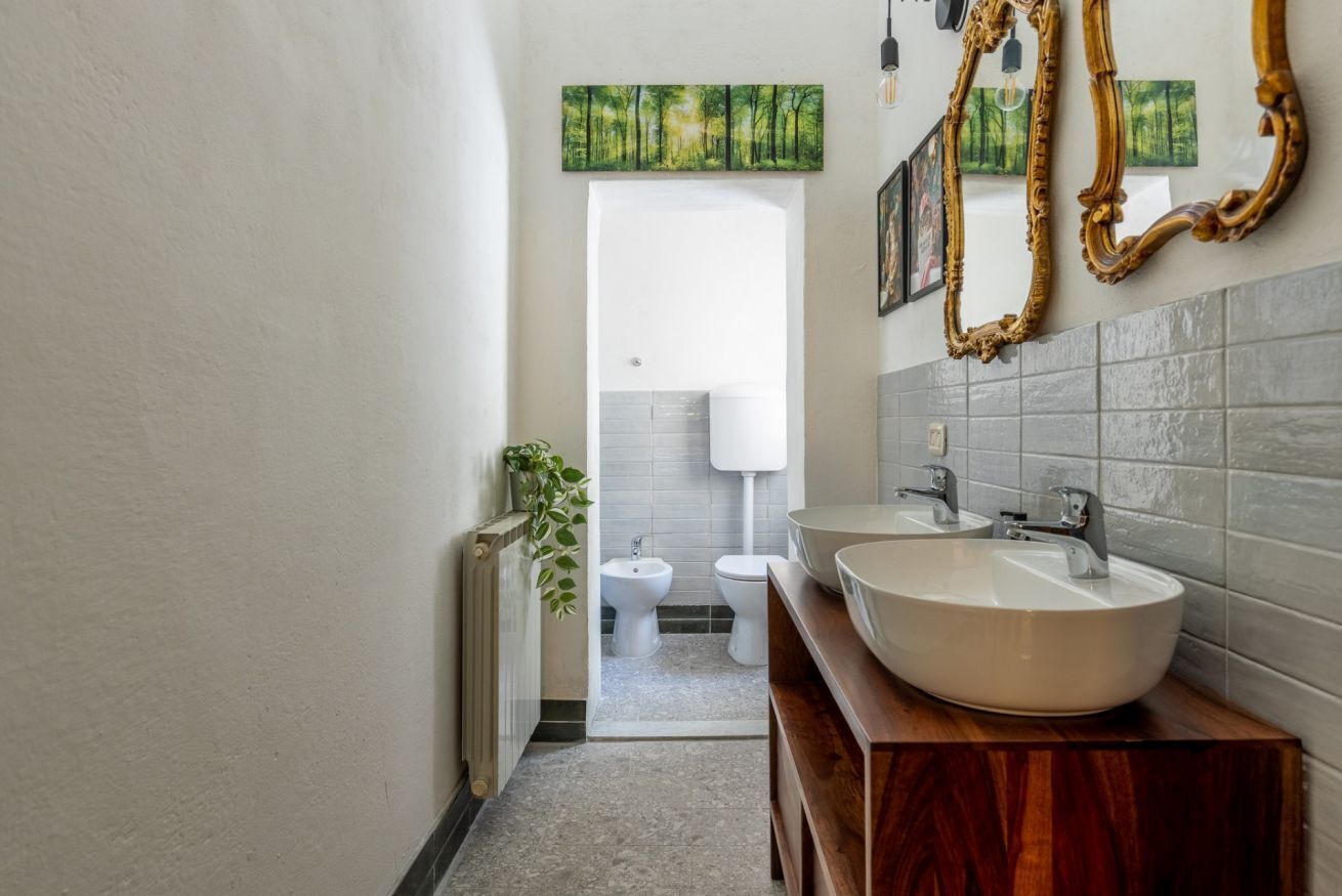 Dusche, Bidet, Handtücher