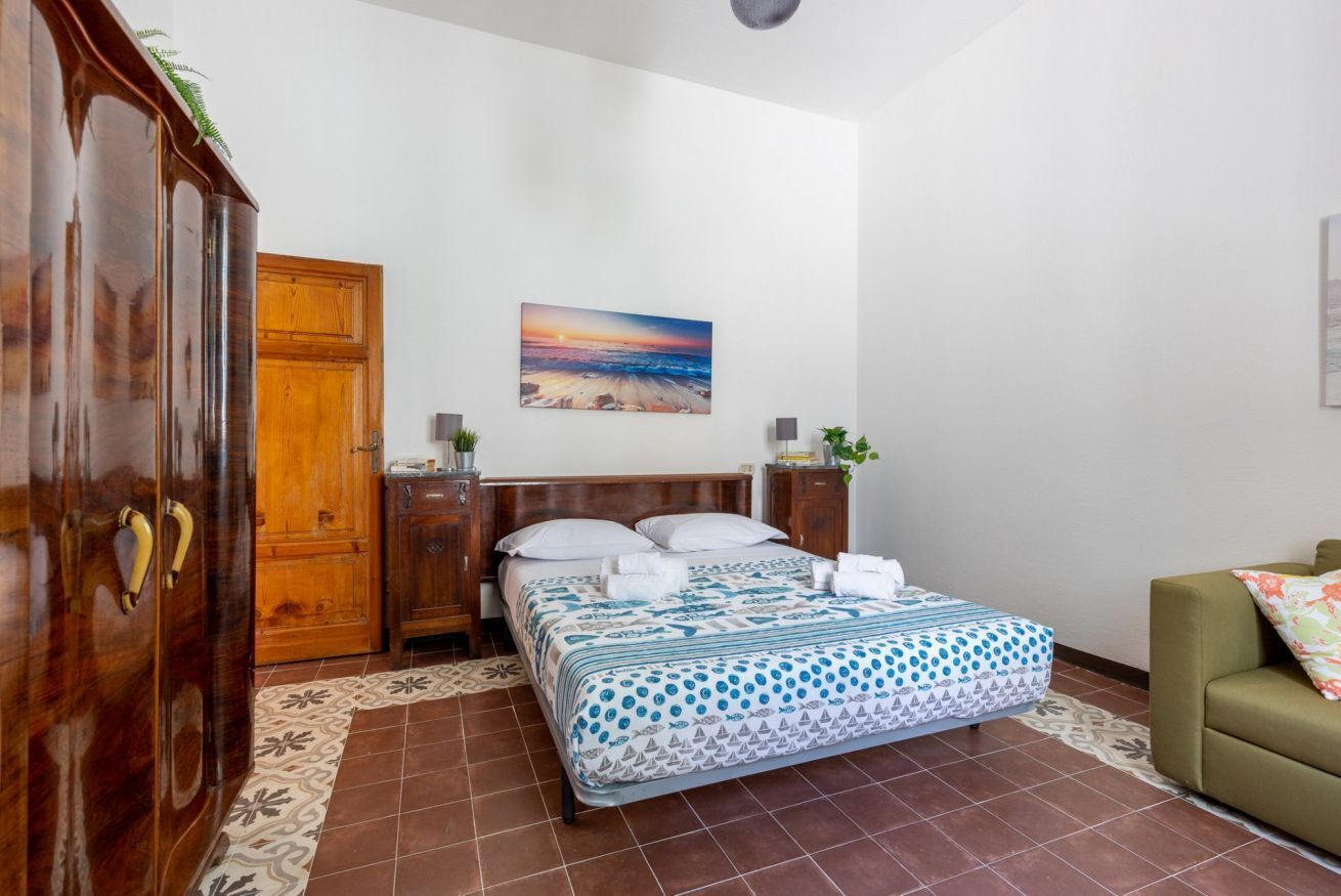 2 Schlafzimmer, Bügeleisen/Bügelbrett