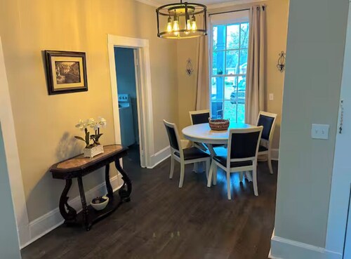 Charming 1-bedroom downstairs apartment in fabulous Dublin, GA