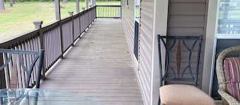 Charming home with on sight private boat launch and covered boat house! DISCOUNT