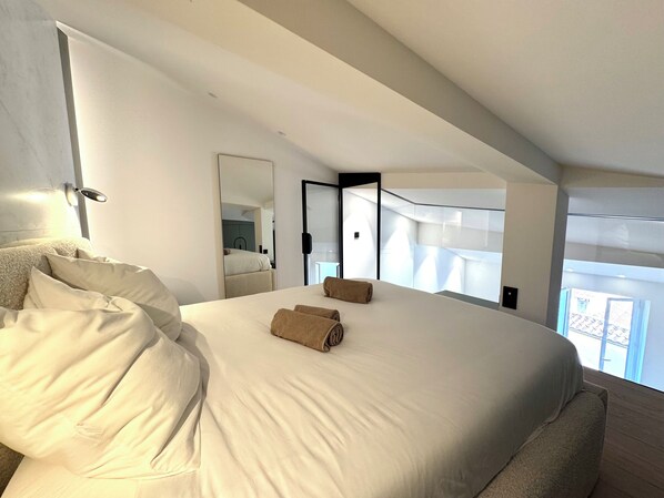 2 bedrooms, iron/ironing board, free WiFi