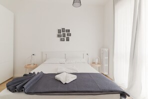 1 bedroom, iron/ironing board - GuestHost - Bright Apartment M3 Maciachini Milano (Milan)