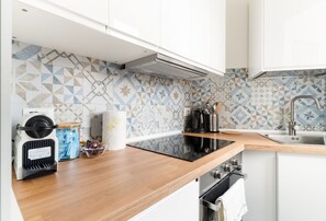 Kühlschrank, Mikrowelle, Geschirrspüler