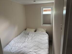 3 عدّة غرف نوم وواي فاي وملاءات أسرّة