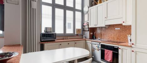 Fridge, microwave, dishwasher, toaster