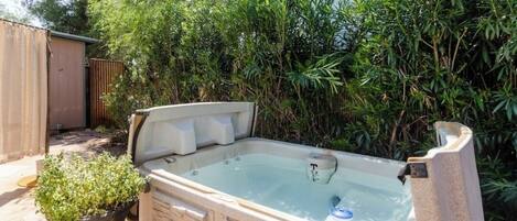 Bañera de hidromasaje exterior