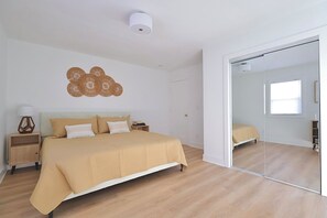 4 bedrooms, desk, free WiFi, bed sheets