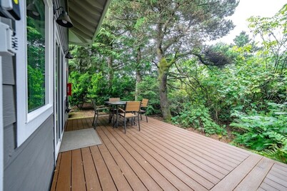 Beach Bungalow 4 - 700ft to Beach - Dogs Ok!