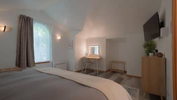 1 bedroom, iron/ironing board, free WiFi, bed sheets