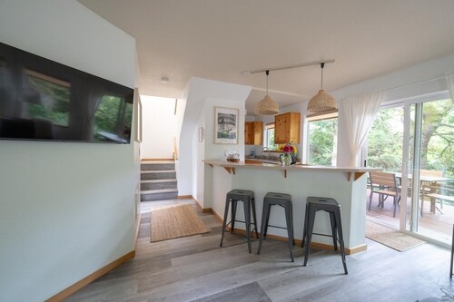 Beach Bungalow 4 - 700ft to Beach - Dogs Ok!