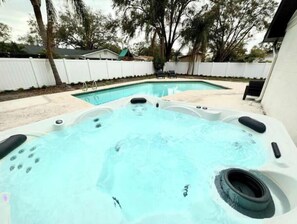 Outdoor spa tub