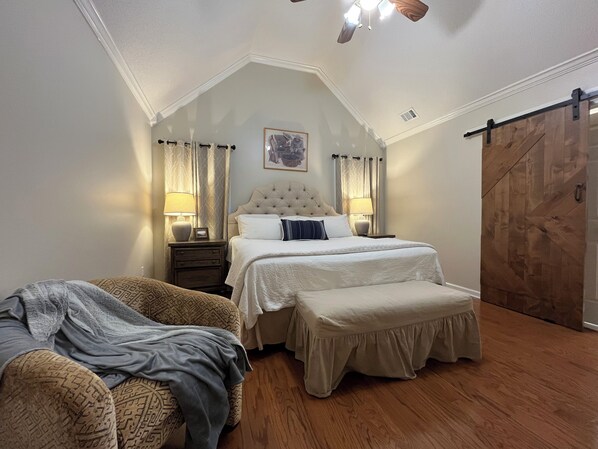 3 bedrooms, iron/ironing board, Internet, bed sheets