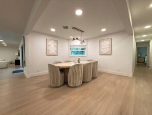 Dining - Lux Designer Retreat! Pool Hottub BBQ! (Tampa)