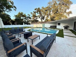 Pool - Lux Designer Retreat! Pool Hottub BBQ! (Tampa)