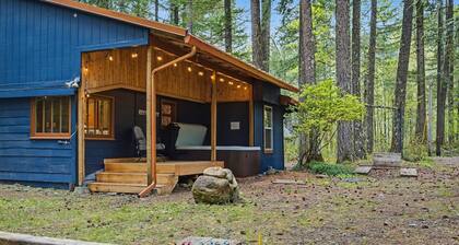 Mt Hood Cabin Sanctuary with Hot Tub, Pets Welcome