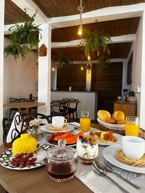 Free daily full breakfast 