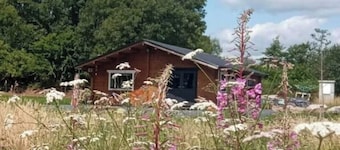 Home from Home. 3-bedroom cabin  beside Shannon airport with everything you need