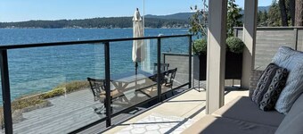 Halfmoon bay 2-bedroom waterfront house with kayak access to island