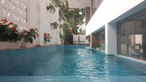 Indoor pool, outdoor pool - Happy Sky Hotel (Da Nang)