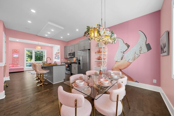 Dining - Bright 3BR East Nashville Retreat—10 min to Broadway (Nashville)