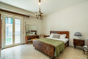 2 bedrooms, iron/ironing board