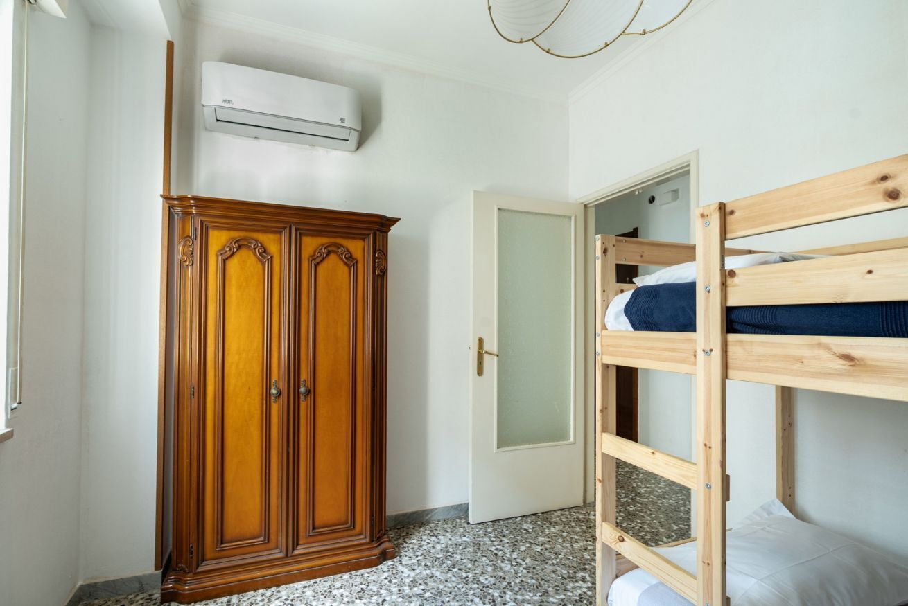 2 bedrooms, iron/ironing board