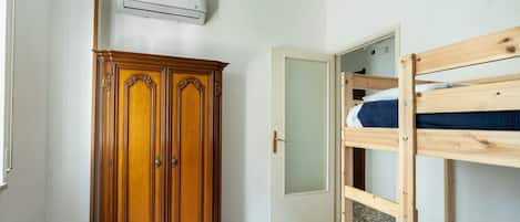 2 bedrooms, iron/ironing board