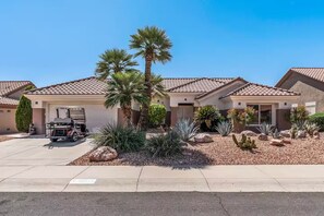 Property grounds - Sun City West Desert Getaway (Sun City West)