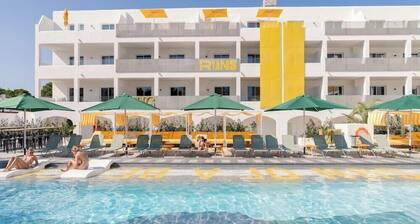 Azuline Apartments Sunshine