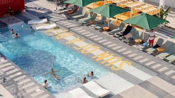Piscine extérieure
