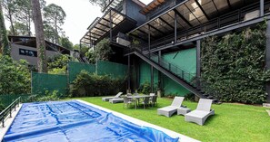 Private pool