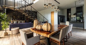 Huis, uitzicht op tuin | Dineerruimte