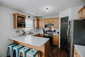 Microwave, oven, stovetop, dishwasher