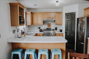 Microwave, oven, stovetop, dishwasher