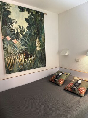 1 bedroom, iron/ironing board, Internet