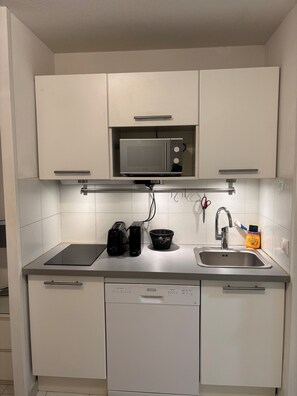 Microwave, stovetop, dishwasher