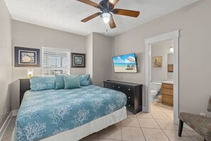 4 chambres, fer et planche à repasser, lit parapluie, Wi-Fi gratuit