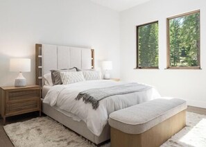 4 bedrooms, iron/ironing board, Internet, bed sheets