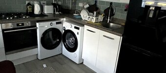 Beautiful two bedroom apartment close to Southampton airport and train station
