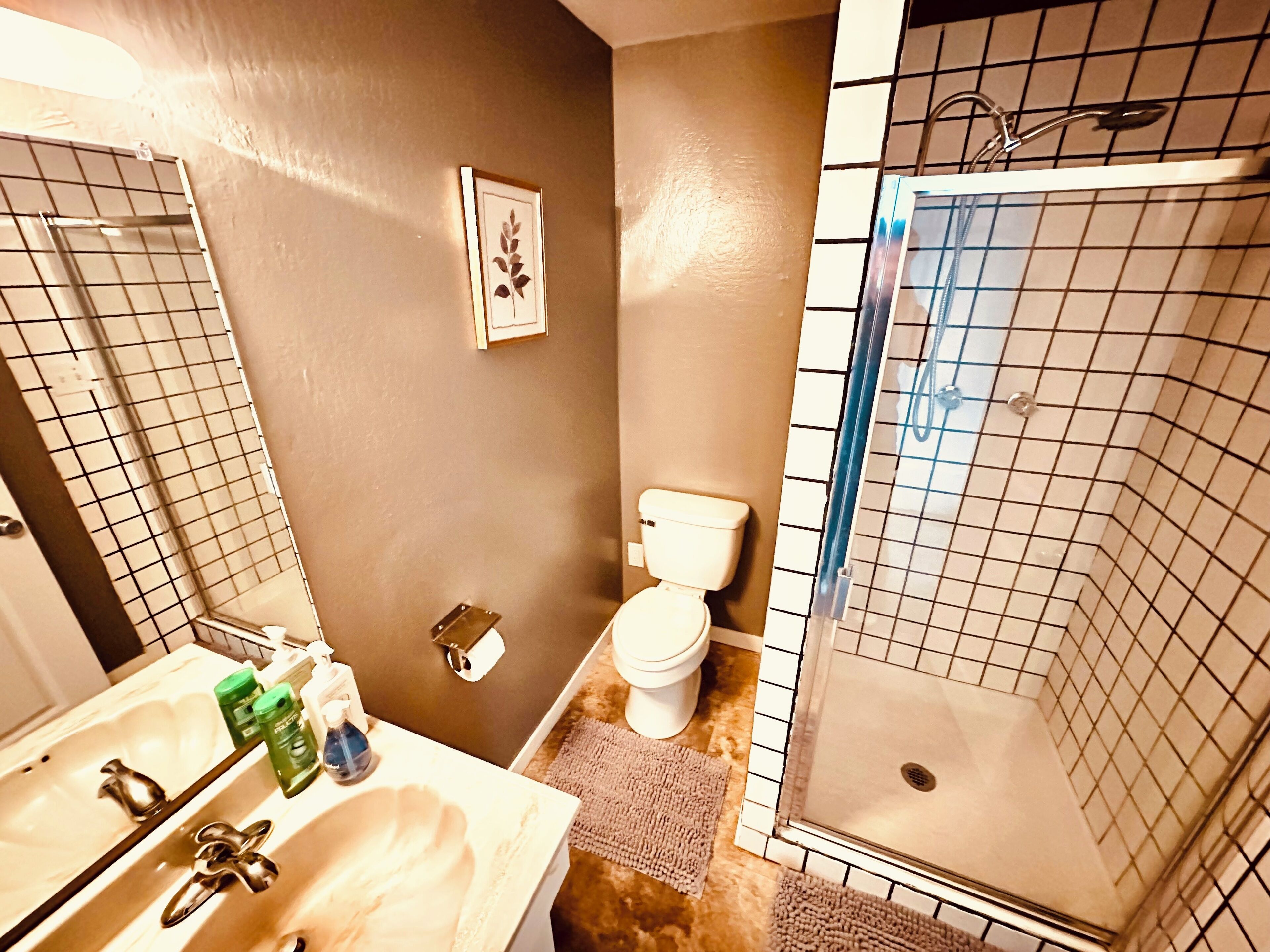 Doccia, asciugacapelli, asciugamani, sapone