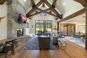 Smart TV, fireplace, ping pong