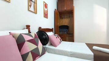 2 slaapkamers, een strijkplank/strijkijzer, gratis wifi, beddengoed